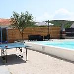 Villa Escape *