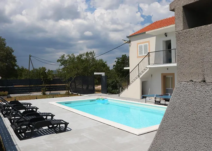 Escape 别墅 Dugobabe